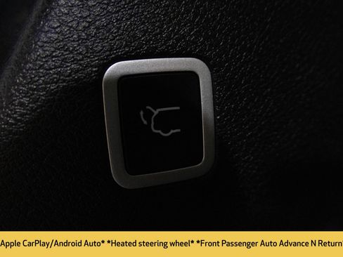 Used 2021 Chrysler Pacifica Touring-L w/ Uconnect Theater Family Group image 41