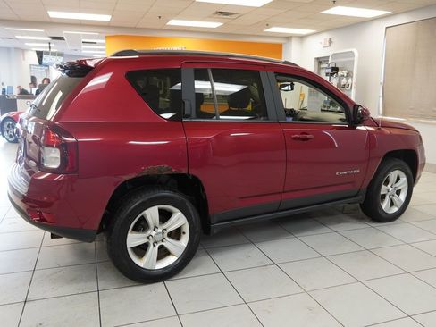 Used 2015 Jeep Compass Latitude image 11