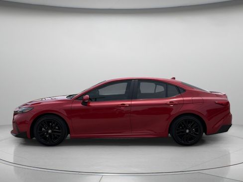 Used 2026 Toyota Camry SE FWD image 5