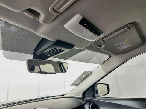 Used 2022 Nissan Kicks SV FWD image 18
