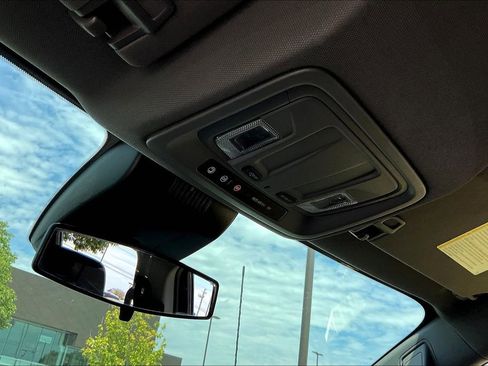 Used 2024 Chevrolet Silverado 2500 LT image 24