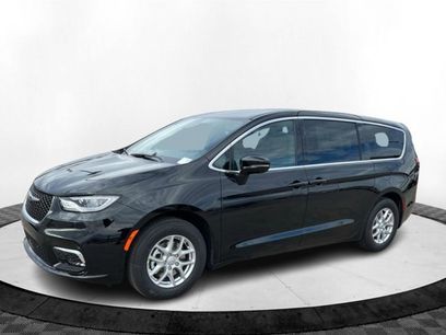 New 2026 Chrysler Pacifica Select