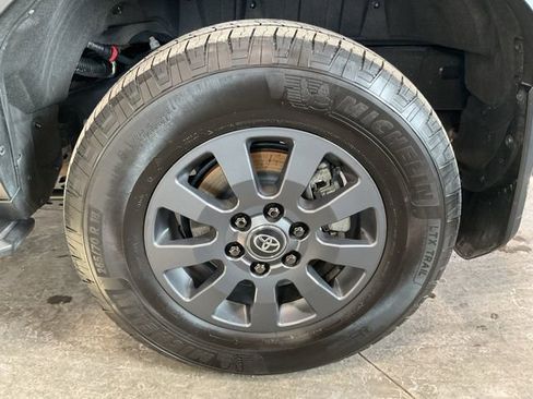 Used 2024 Toyota Land Cruiser image 7