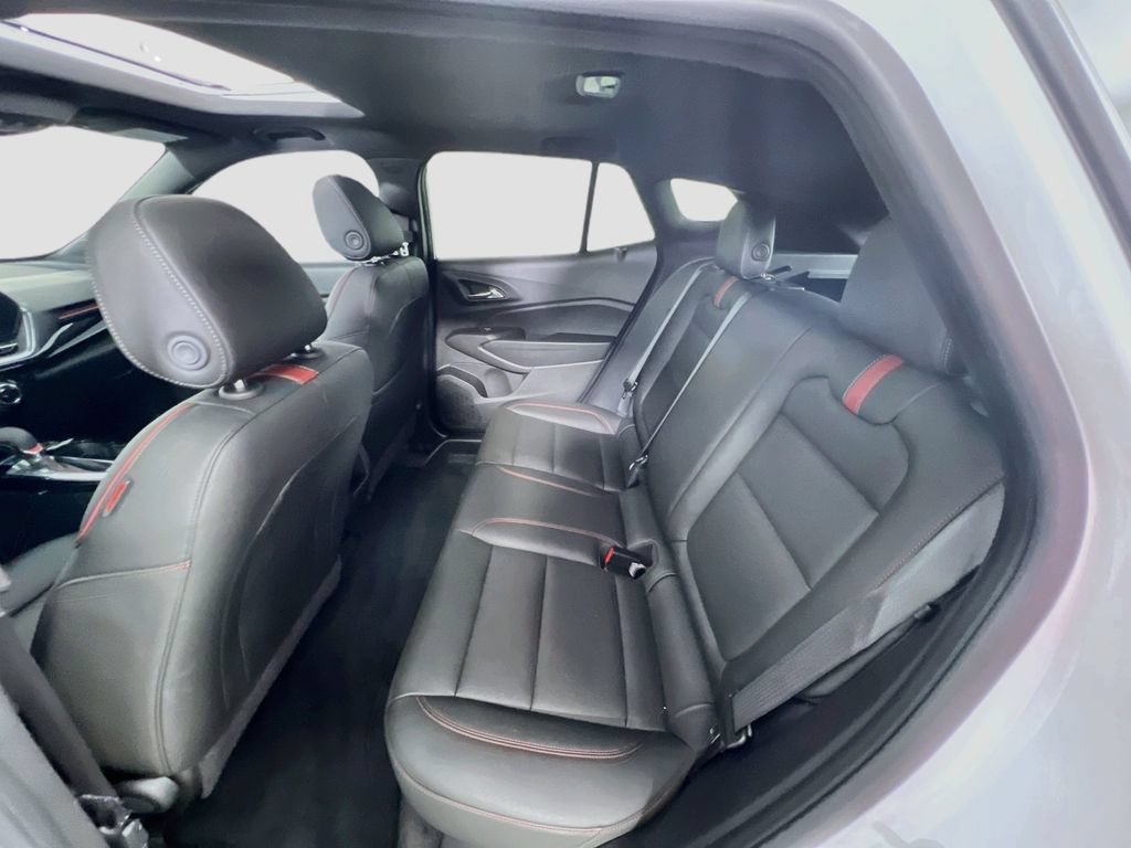 Used 2025 Chevrolet Trax RS w/ Sunroof Package FWD image 23