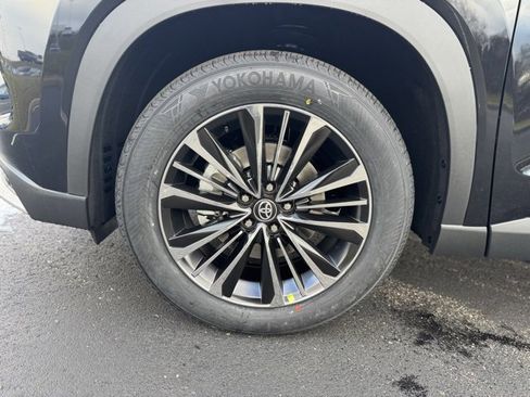 New 2026 Toyota Grand Highlander AWD Hybrid image 9