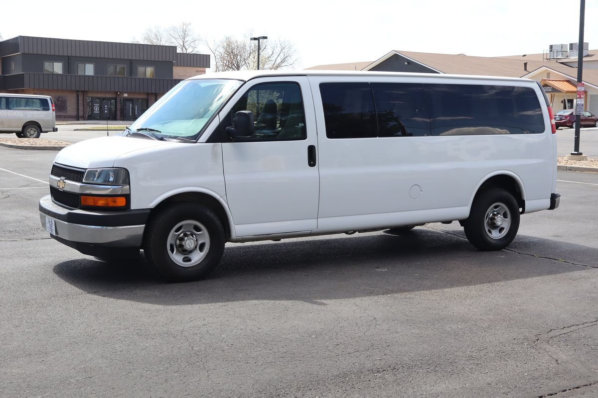 Used 2017 Chevrolet Express 3500 LT RWD image 10