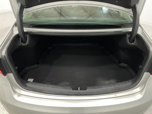 Used 2018 Kia Cadenza Technology image 26