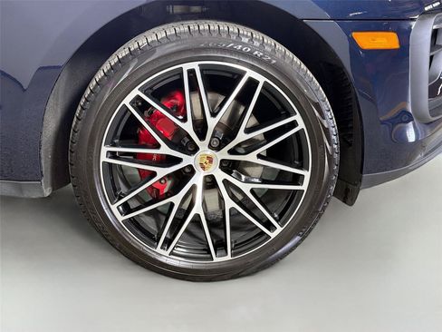 Certified 2023 Porsche Macan S AWD/4WD image 14