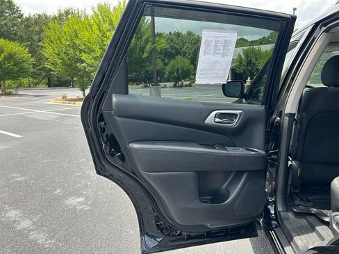 Used 2020 Nissan Pathfinder S FWD image 57