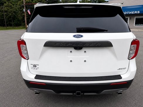 Used 2023 Ford Explorer XLT w/ Equipment Group 202A AWD/4WD image 6
