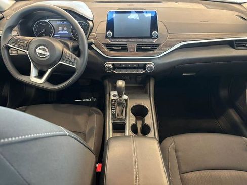 Certified 2025 Nissan Altima 2.5 SV FWD image 25