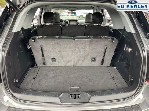 Used 2022 Ford Explorer XLT w/ Equipment Group 202A image 33