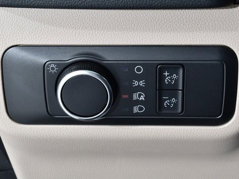 Used 2022 Ford Escape SE w/ Cold Weather Package image 32