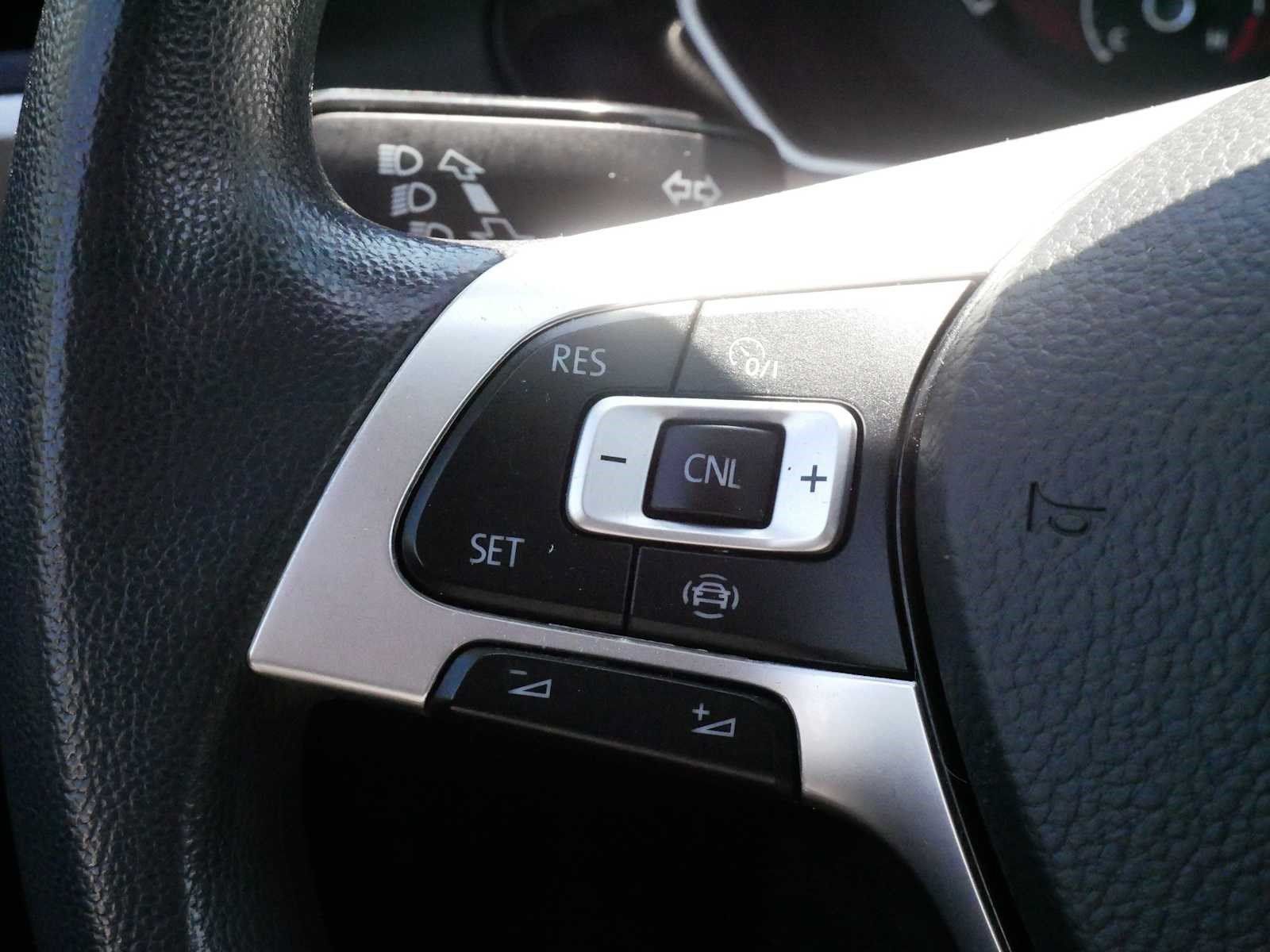 Certified 2020 Volkswagen Jetta S FWD image 25