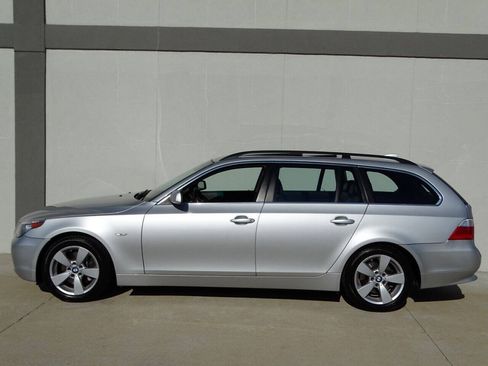 Used 2007 BMW 530xi Wagon AWD/4WD image 9