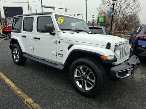 Used 2019 Jeep Wrangler Unlimited Sahara image 6