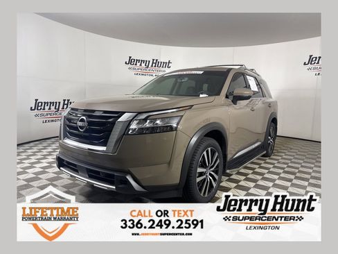 Used 2023 Nissan Pathfinder Platinum image 1