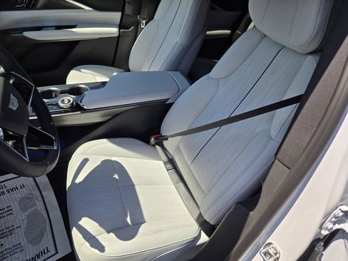 New 2026 Cadillac Lyriq Sport AWD/4WD image 9