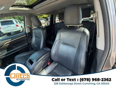 Used 2015 Toyota Highlander Limited w/ Driver Technology Package FWD image 13