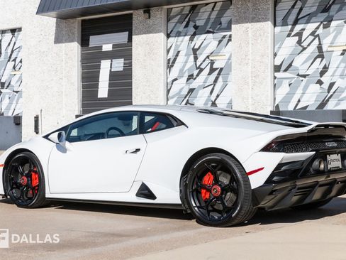 Used 2020 Lamborghini Huracan EVO image 10