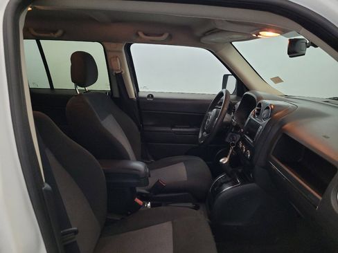 Used 2017 Jeep Patriot Sport w/ Power Value Group AWD/4WD image 21
