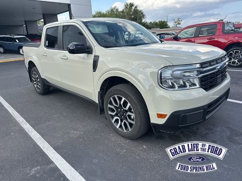 Used 2024 Ford Maverick Lariat image 1