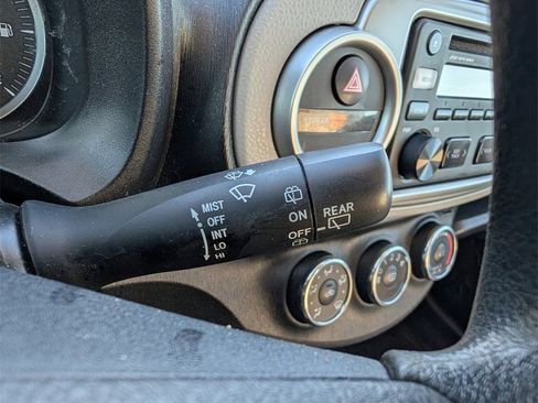 Used 2012 Toyota Yaris SE image 21