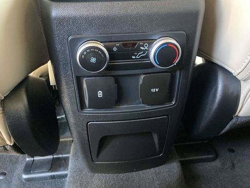 Used 2022 Ford Explorer XLT w/ Equipment Group 202A image 20