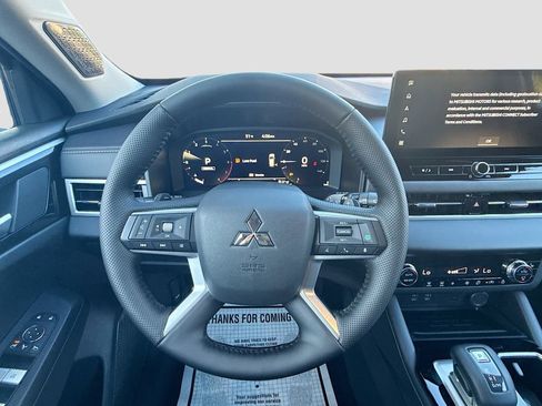 New 2026 Mitsubishi Outlander SE image 11