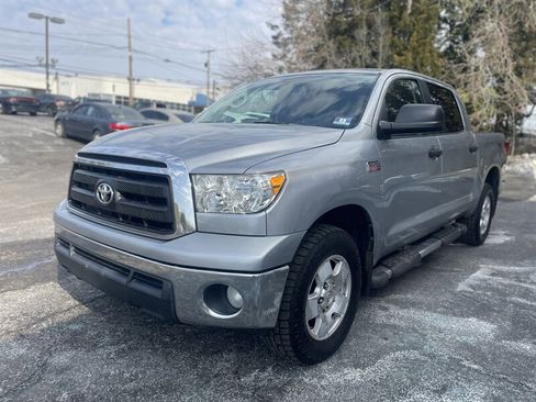 Used 2011 Toyota Tundra 4x4 CrewMax image 4