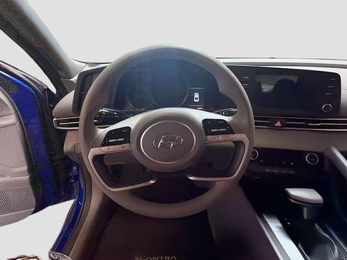 Used 2023 Hyundai Elantra SEL FWD image 11