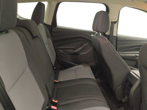 Used 2017 Ford Escape SE image 19