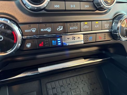 Used 2024 Ford F150 King Ranch w/ FX4 Off-Road Package image 24