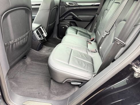 Used 2014 Porsche Cayenne Diesel Platinum Edition image 7