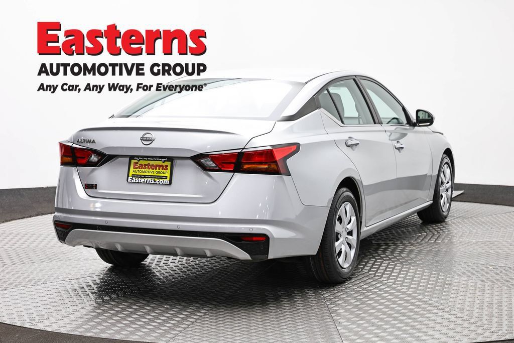 Used 2023 Nissan Altima 2.5 S FWD image 5