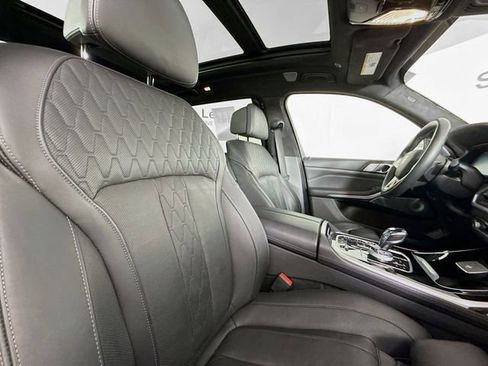 Used 2021 BMW ALPINA XB7 ALPINA XB7 image 32