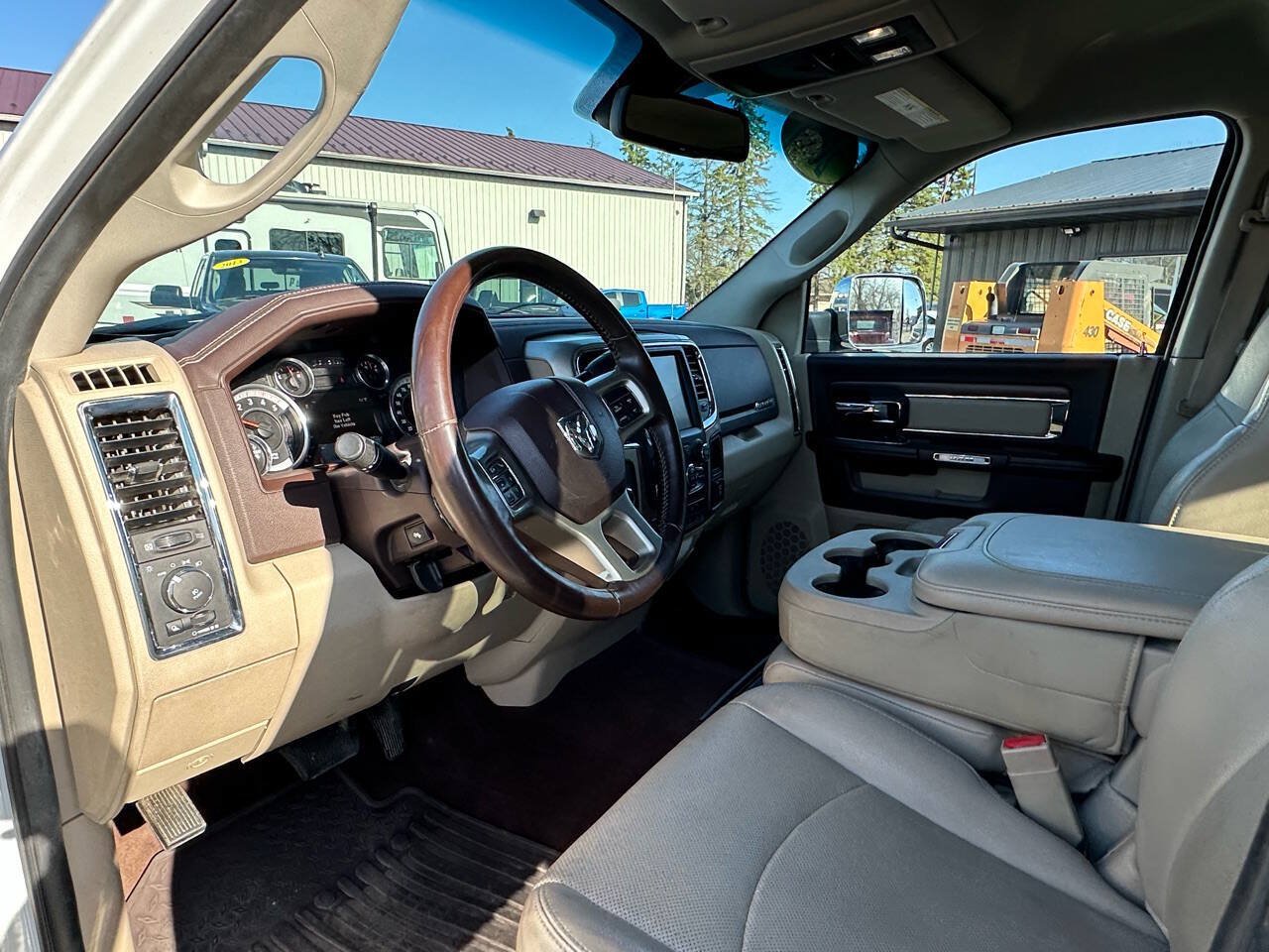 Used 2014 RAM 3500 Laramie AWD/4WD image 11