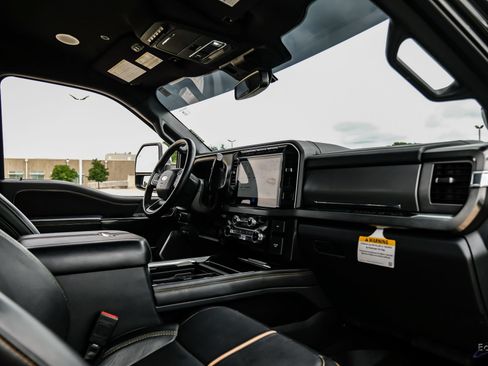 Used 2024 Ford F350 Platinum w/ Tremor Off-Road Package AWD/4WD image 52