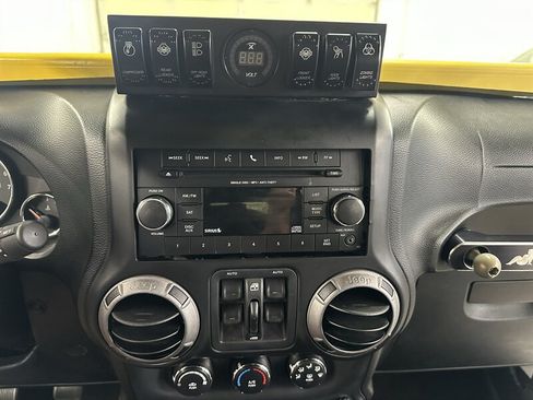 Used 2013 Jeep Wrangler Unlimited Sport AWD/4WD image 27