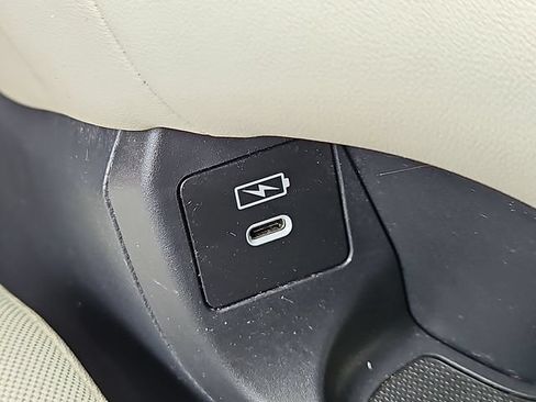 Certified 2024 Honda HR-V LX image 26