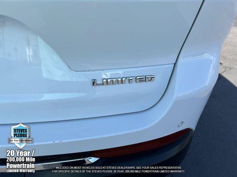 Used 2023 Jeep Grand Cherokee L Limited RWD image 37