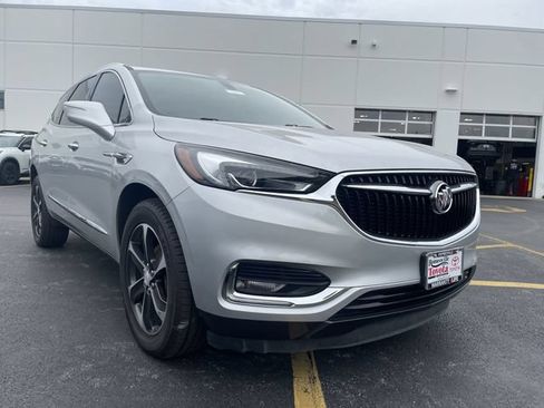 Used 2020 Buick Enclave Essence w/ Sound and Sites Package AWD/4WD image 10