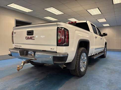 Used 2017 GMC Sierra 1500 SLT image 2