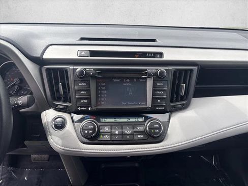 Used 2017 Toyota RAV4 XLE FWD image 13