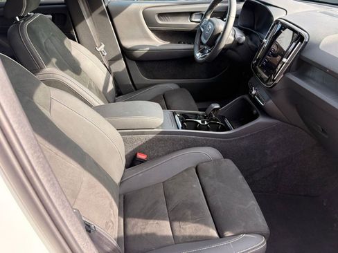 Certified 2023 Volvo C40 P8 Recharge Ultimate image 25