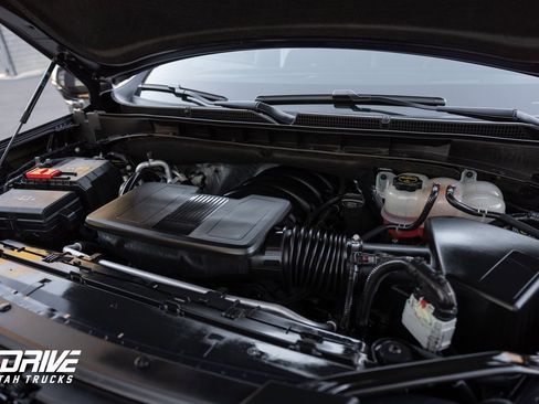 Used 2025 Cadillac Escalade Sport Platinum w/ LPO, ONYX Package image 31