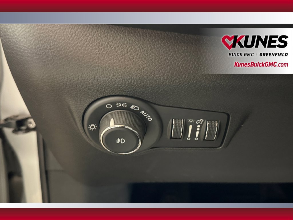Used 2024 Jeep Compass Latitude AWD/4WD image 19