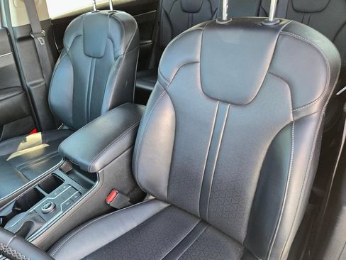 Used 2021 Kia Sorento S w/ Panoramic Sunroof Package FWD image 16