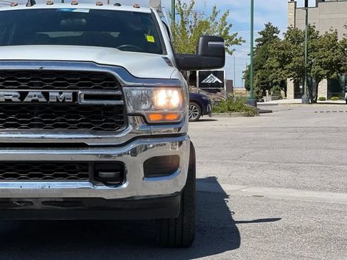 Used 2024 RAM 2500 Tradesman w/ Chrome Appearance Group AWD/4WD image 11