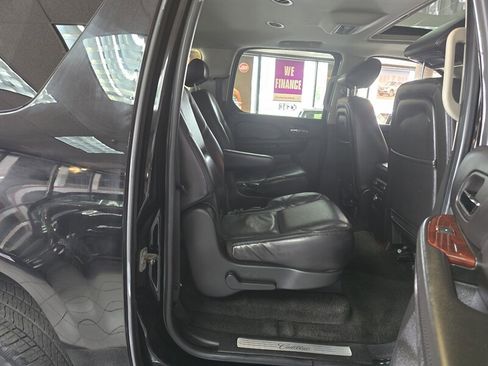 Used 2007 Cadillac Escalade ESV AWD w/ Information Package image 15